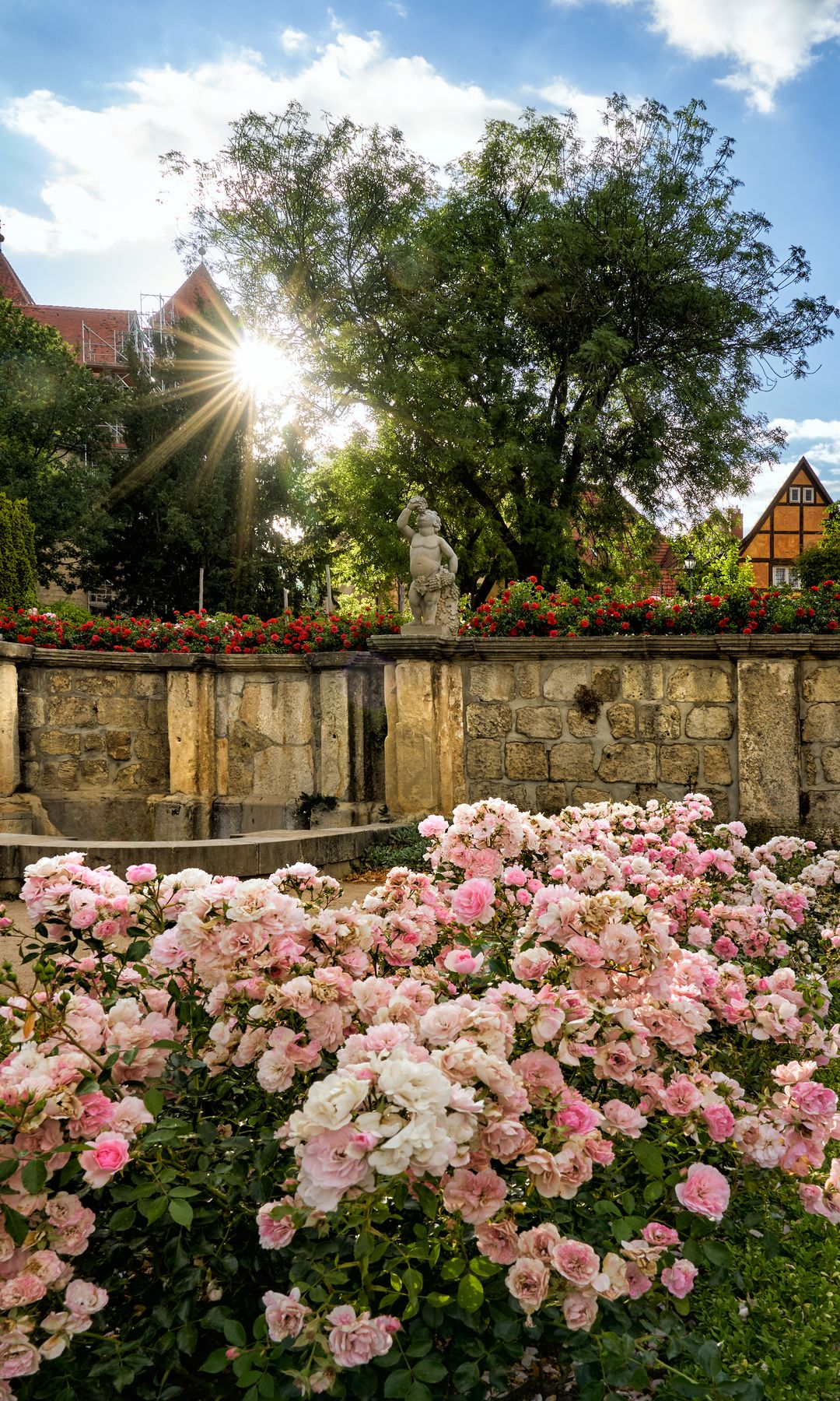Quedlinburg, la ciudad medieval de Alemania con más casas de cuento repletas de entramados de madera.