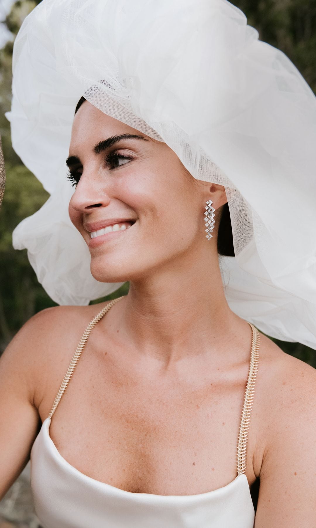 Gala González vestido de novia Sybilla