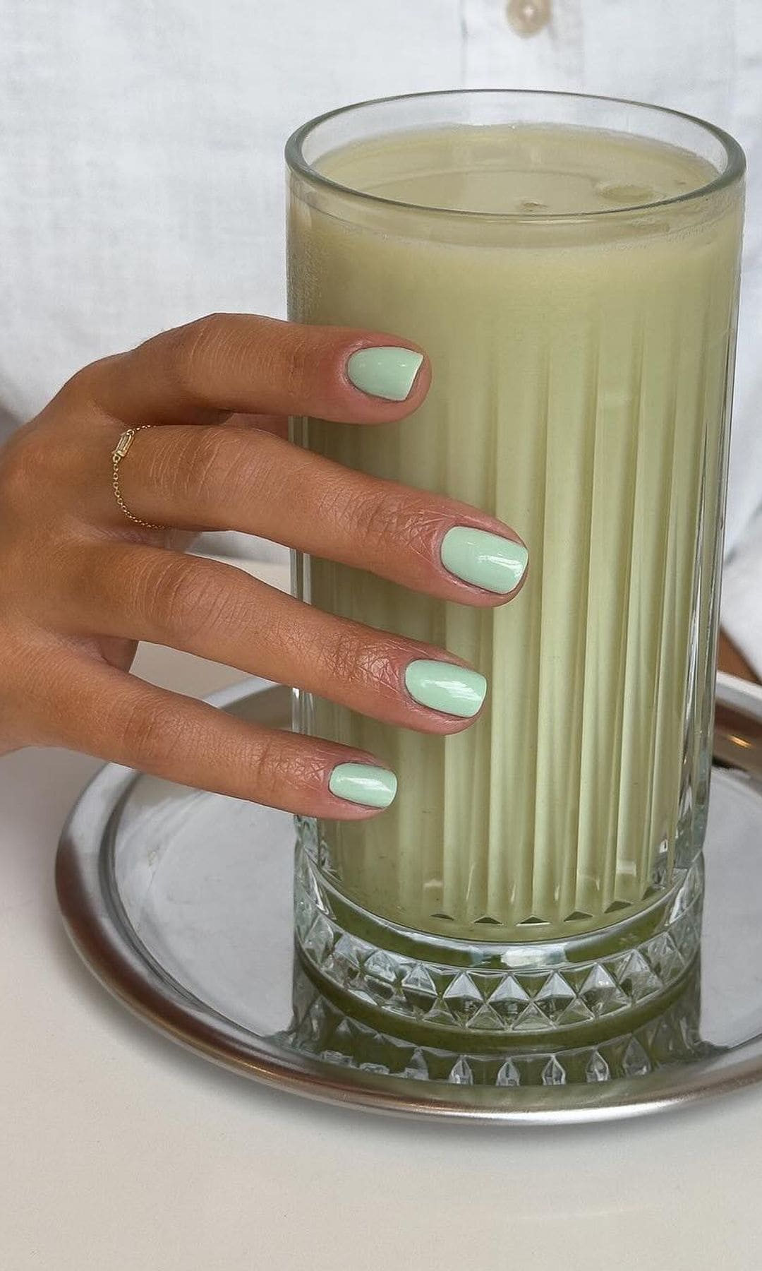 Manicura en color verde