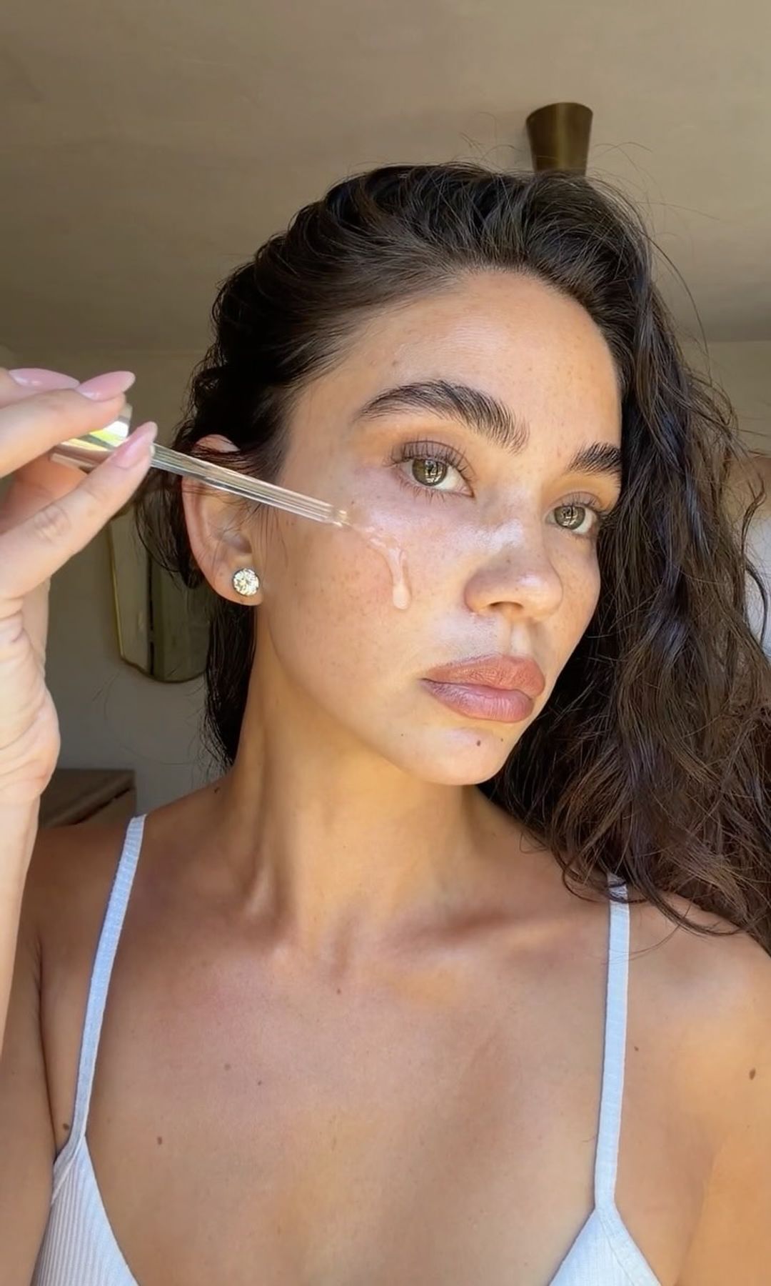 chica con serum