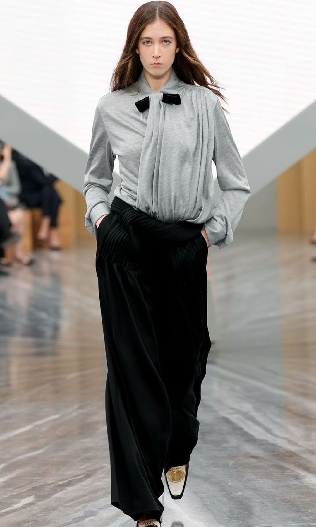 Sunday Rose en el desfile de Dior en Paris Fashion Week el 1 de octubre de 2025