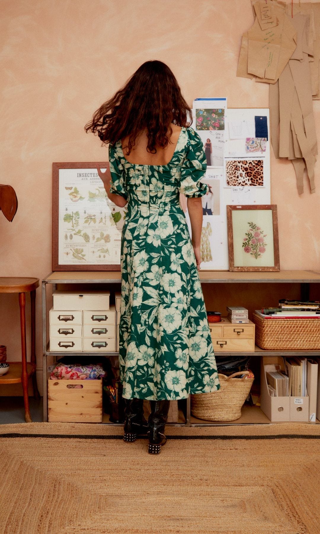 Los 5 vestidos de flores que las editoras de FASHION llevaremos con botas en febrero y más allá 