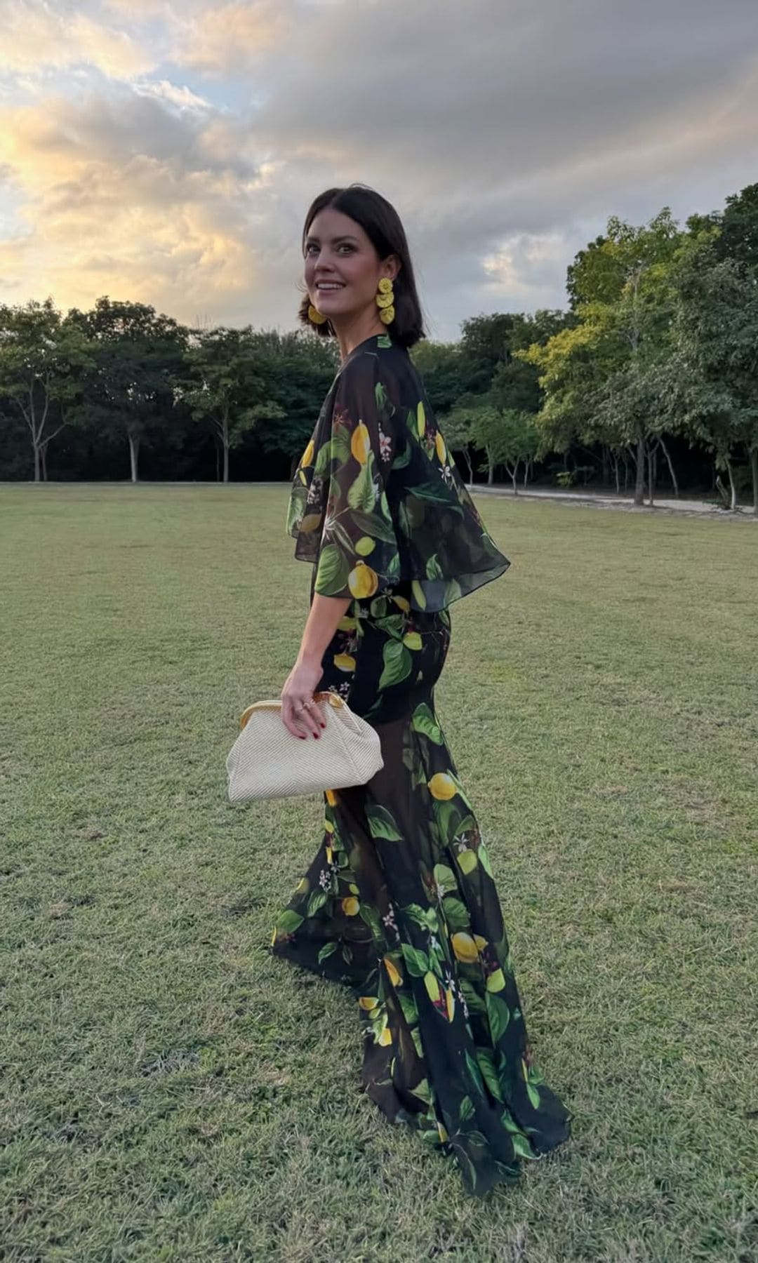 Look invitada Isabelle Junot 