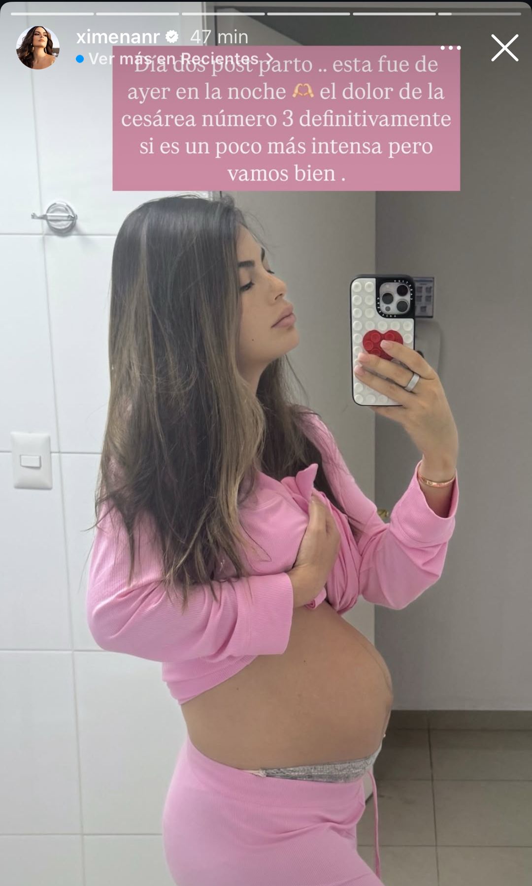 Ximena Navarrete mostrando su recuperación, tras la llegada de su tercer hijo.