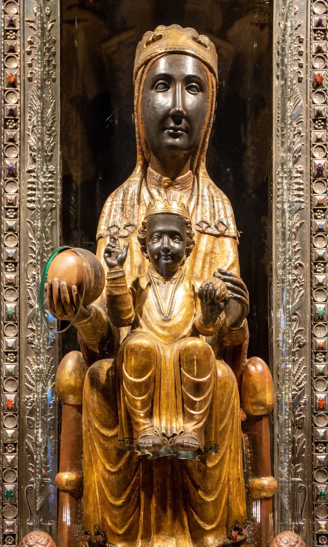La Virgen de Montserrat, conocida como la Moreneta, patrona de Cataluña