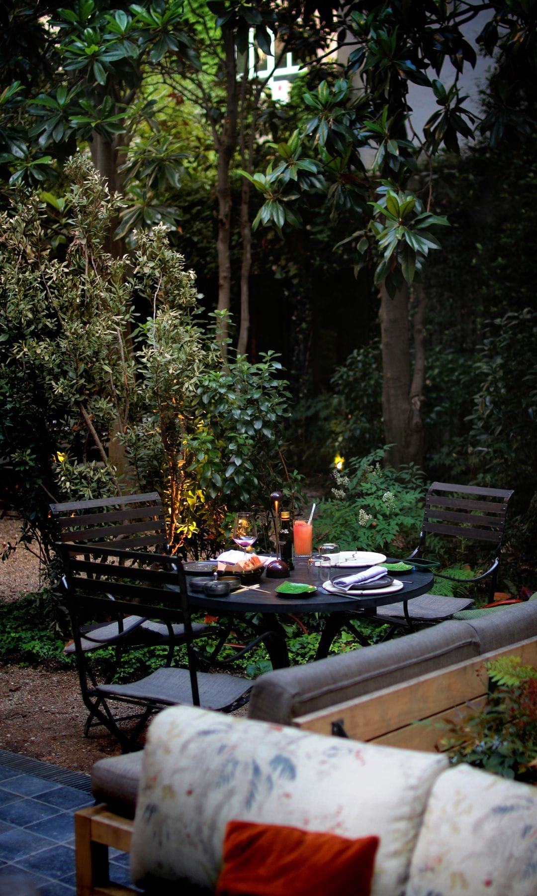 Jardín del restaurante Tragaluz en Madrid