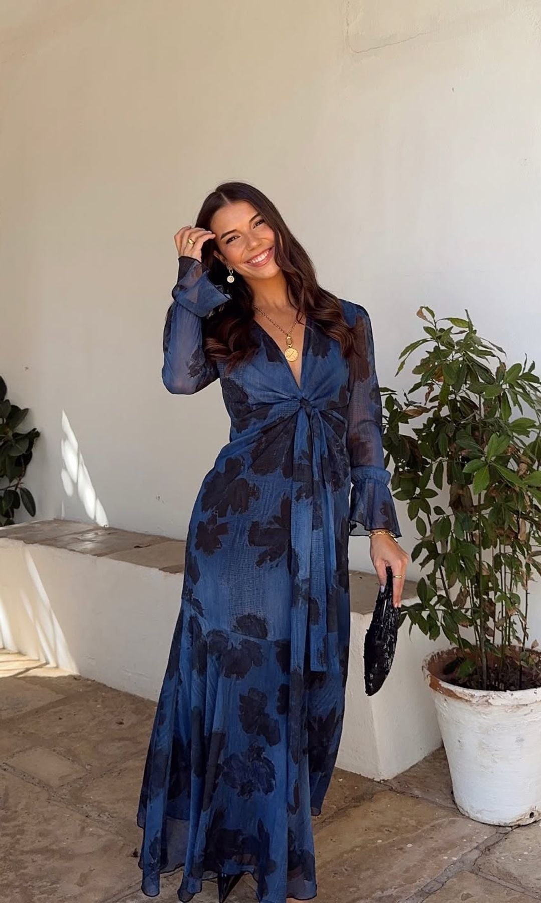Look de invitada de @elenagortarii