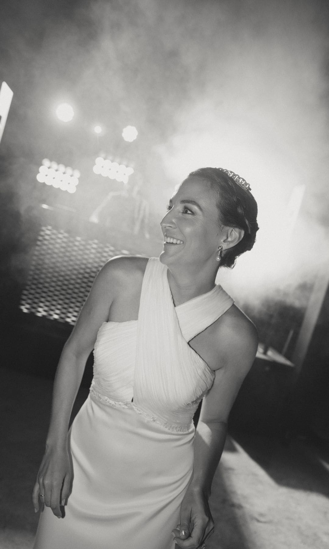 Vestido de novia convertible con escote cruzado de Ana Herrero de Tejada