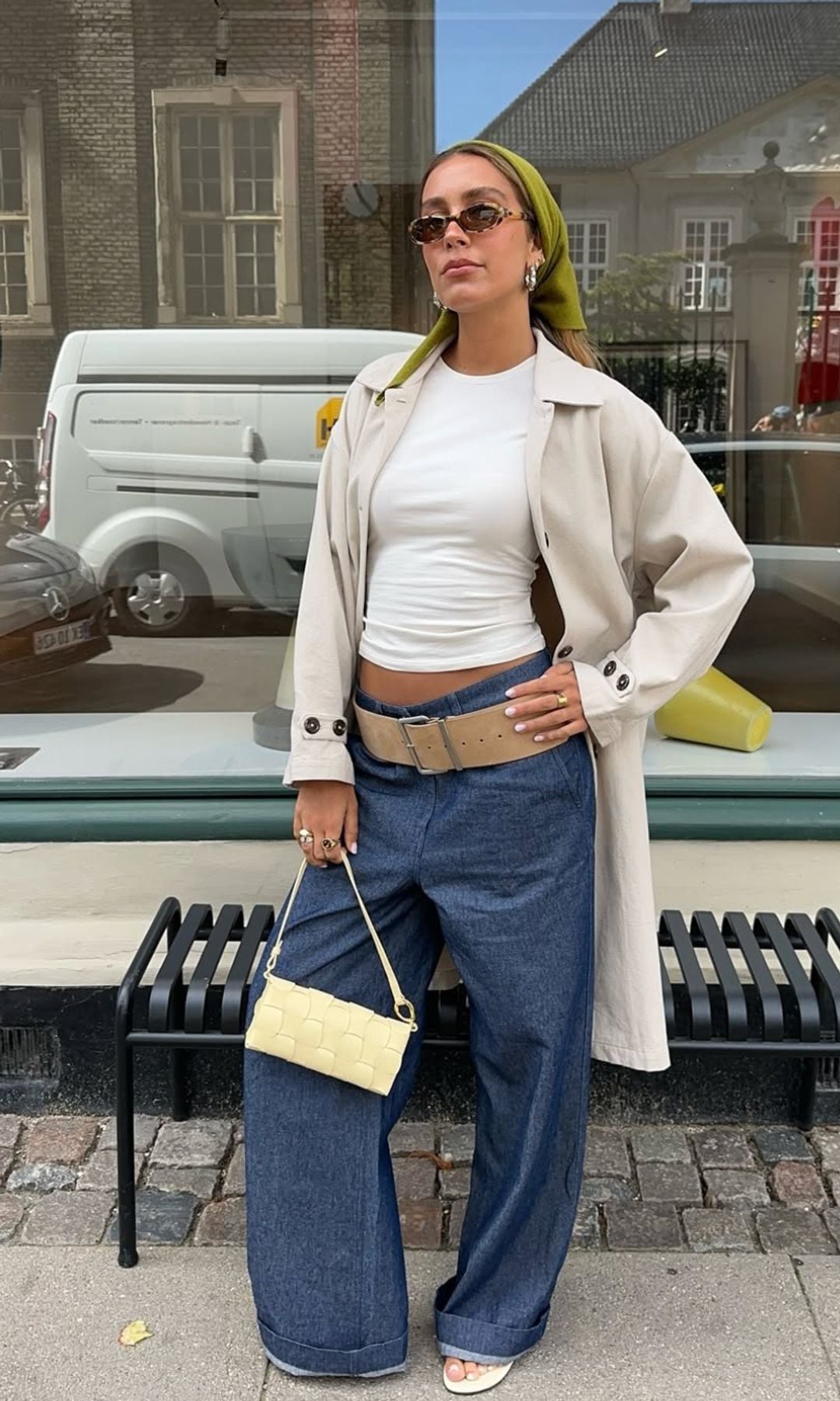 ¡HOLA! Fashion ¿Por qué hay prendas que no puedes tirar/donar, aunque ya no las uses?