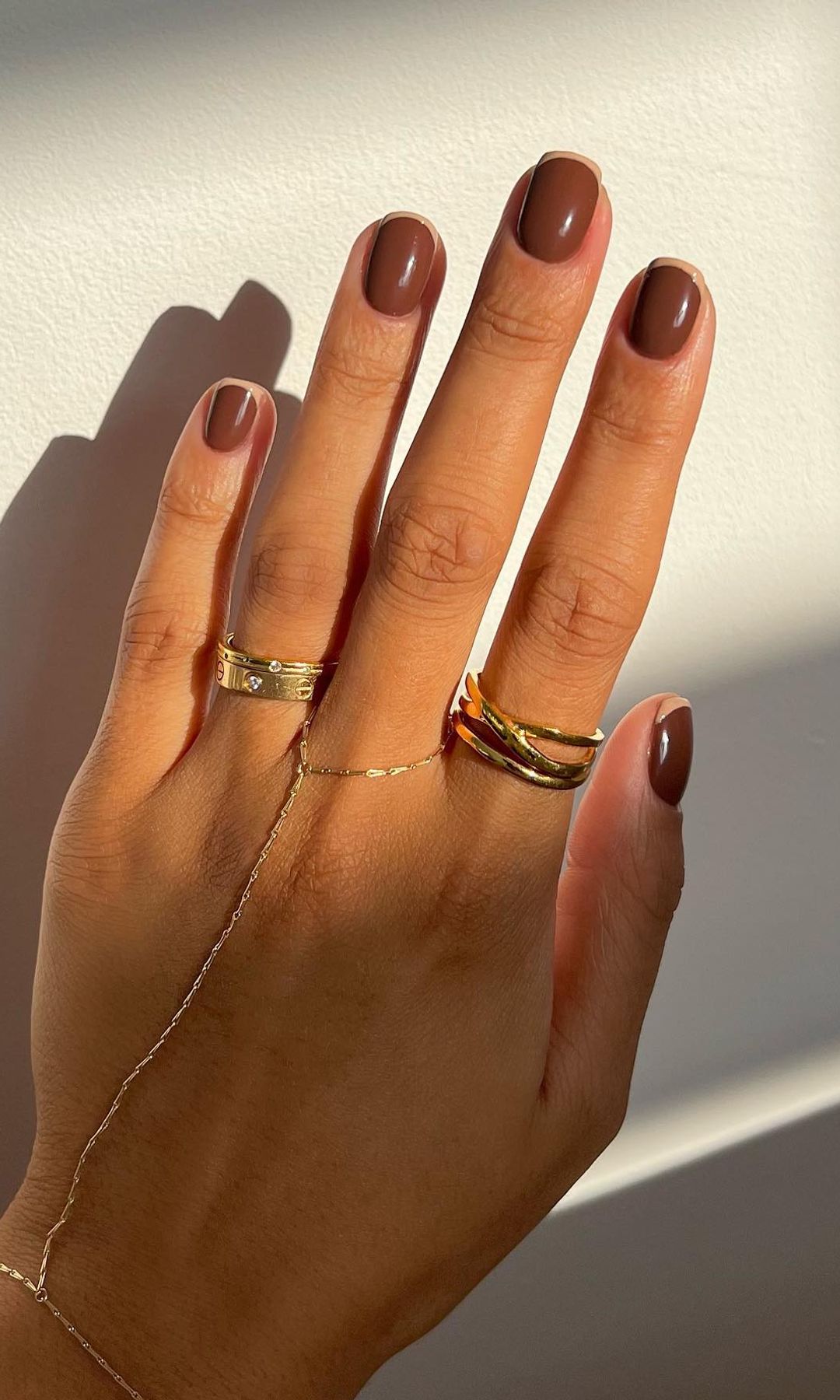 Manicura francesa en tonos marrones