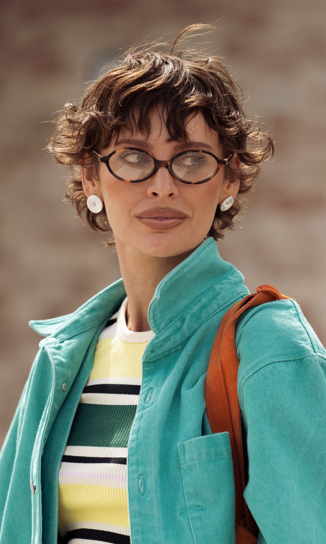  Corte de pelo corto para mujer al estilo parisino