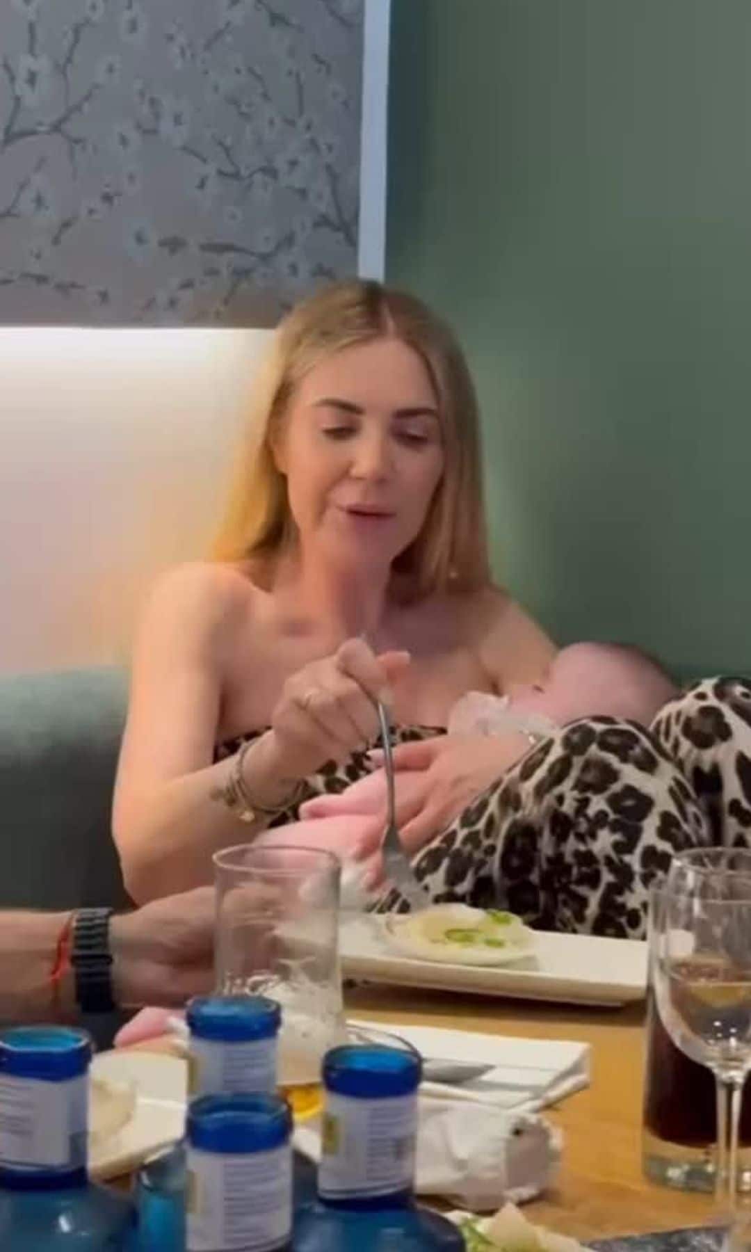 Ingrid Asensio y Fernando Sanz celebran el bautizo de su nieta pequeña en una entrañable fiesta familiar