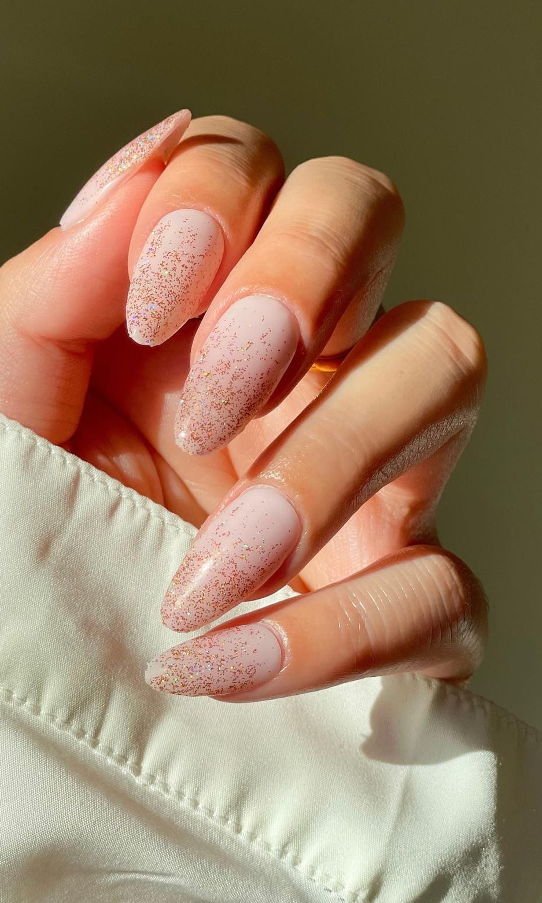 manicura con brillo degradado 