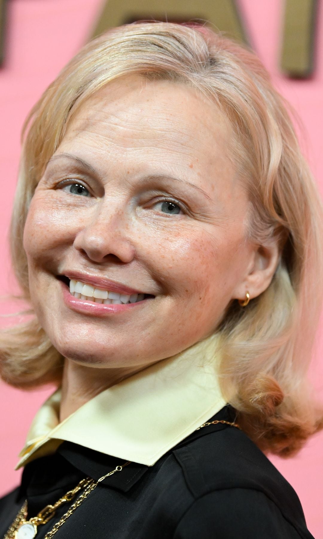 Antes: rubia (septiembre 2025)