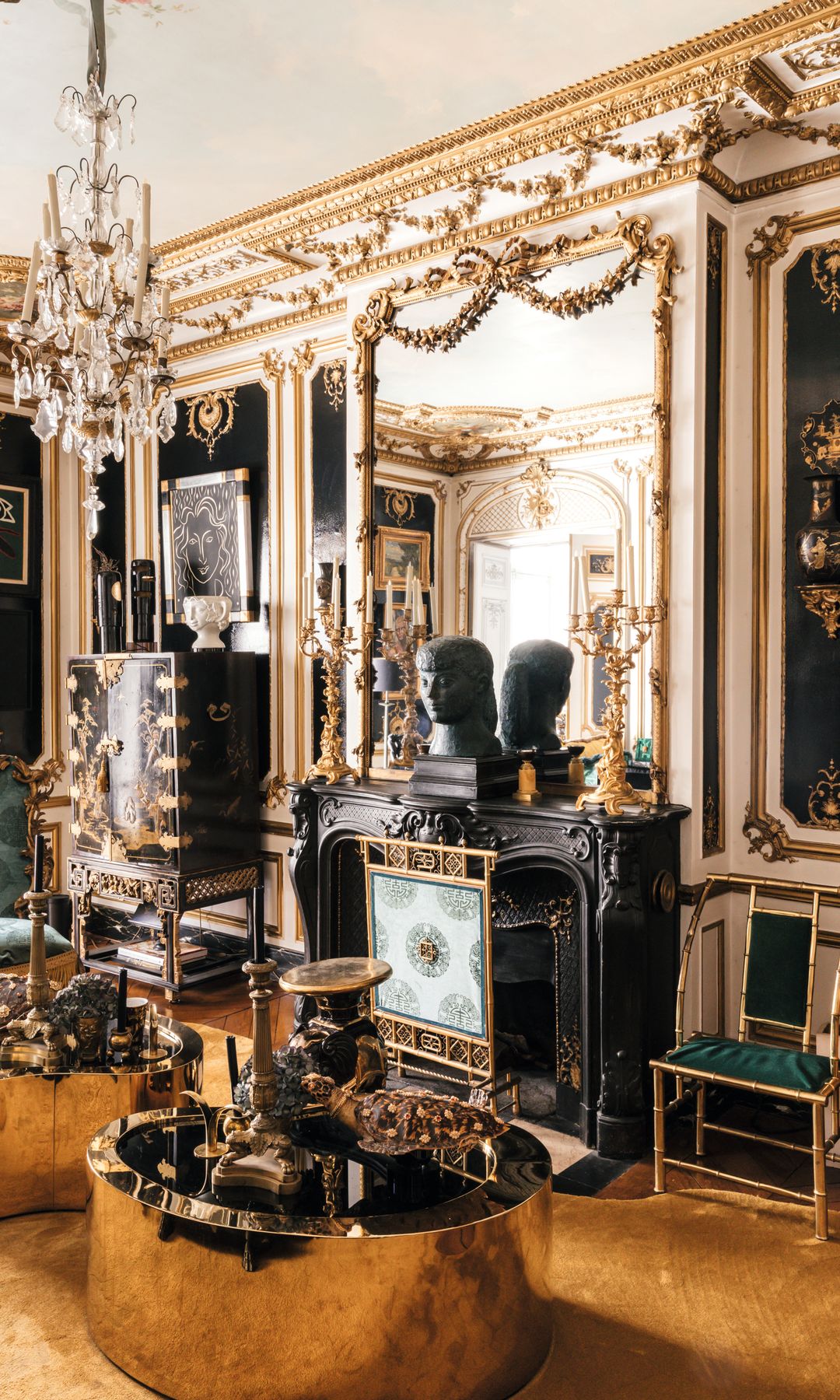 COORENGEL & CALVAGRAC  NOS INVITAN A SU CASA ESTILO IMPERIO EN PARÍS 