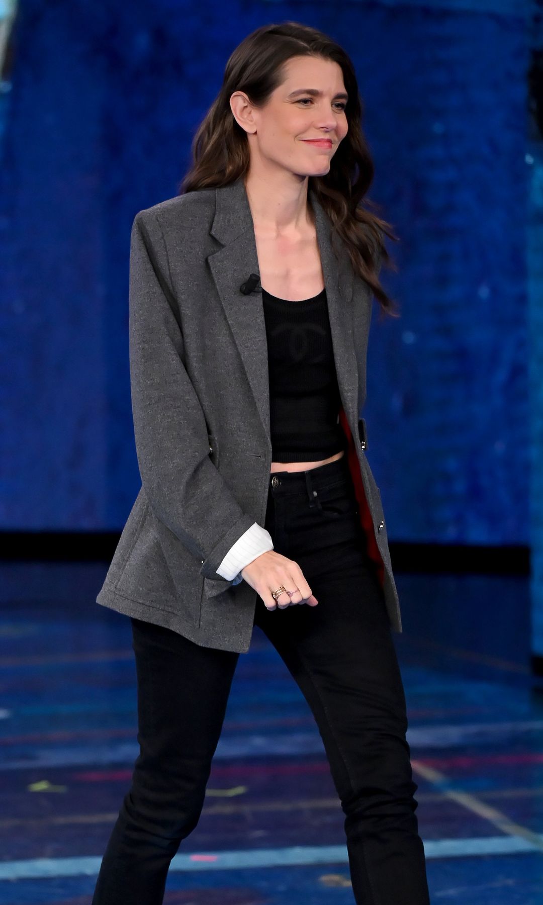 Carlota Casiraghi y su guía fácil para llevar 'crop top' a partir de los 40 con elegancia