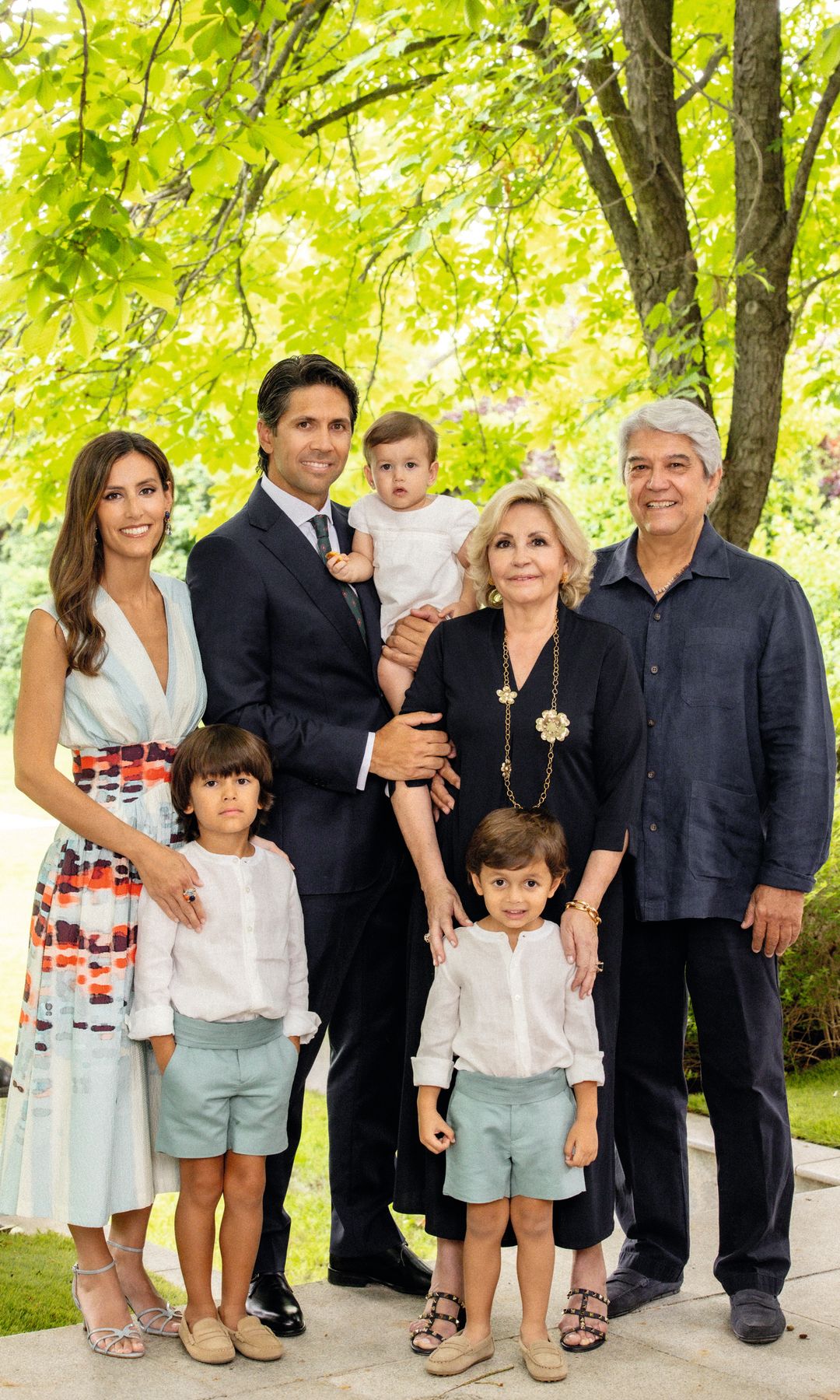 ENTRAMOS EN LA CELEBRACIÓN DEL BAUTIZO DE  MARTÍN, EL HIJO PEQUEÑO DE ANA BOYER Y FERNANDO VERDASCO EN CASA DE ISABEL PREYSLER