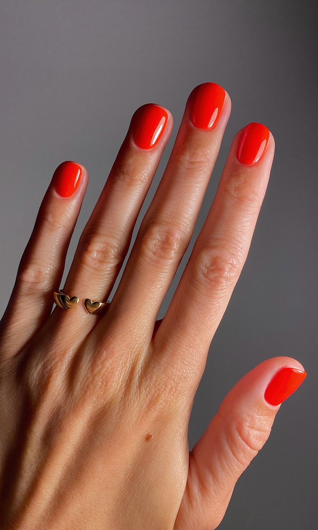 Manicura roja clásica