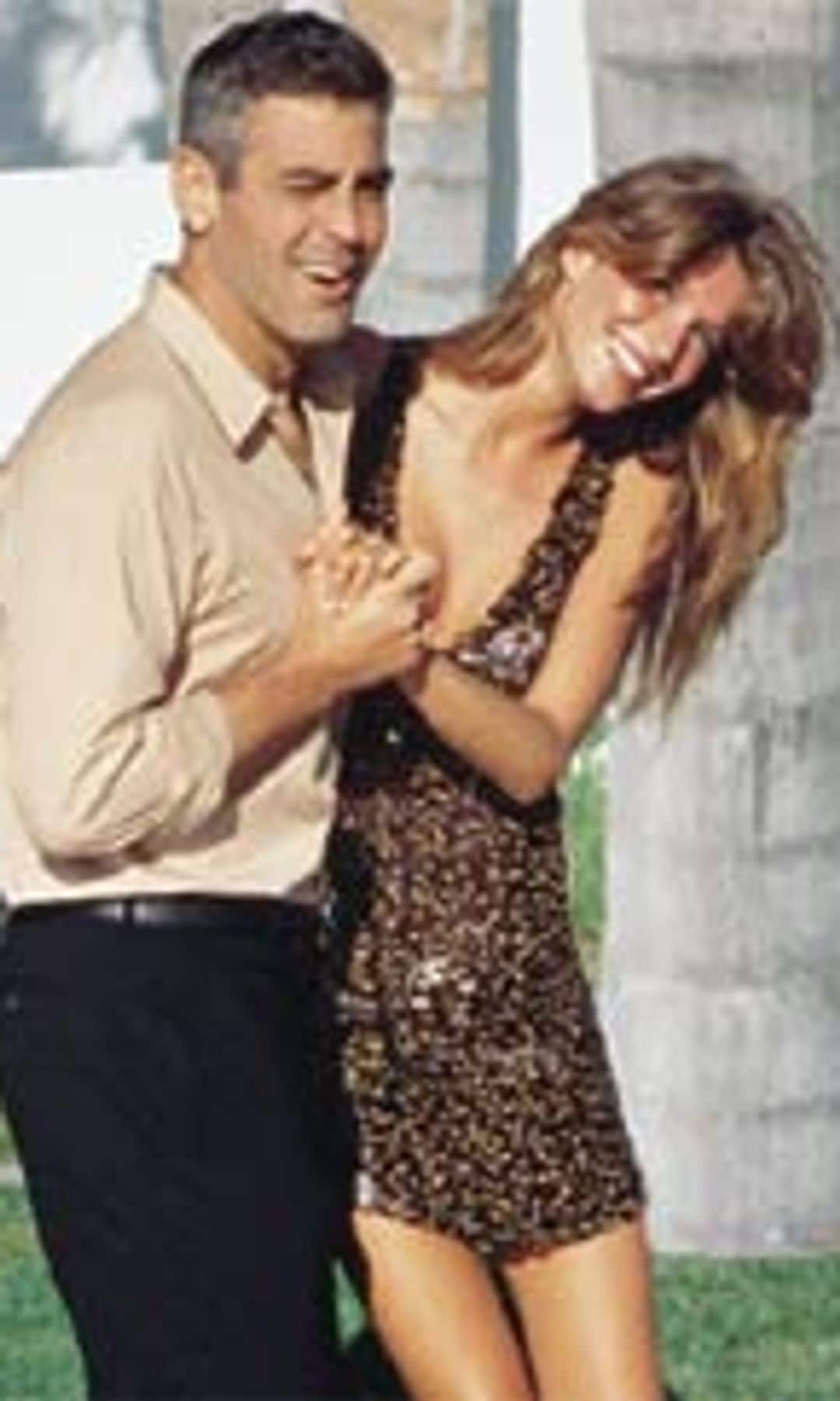 Gisele y George Clooney posan divertidos para este excepcional y a la vez insólito reportaje

