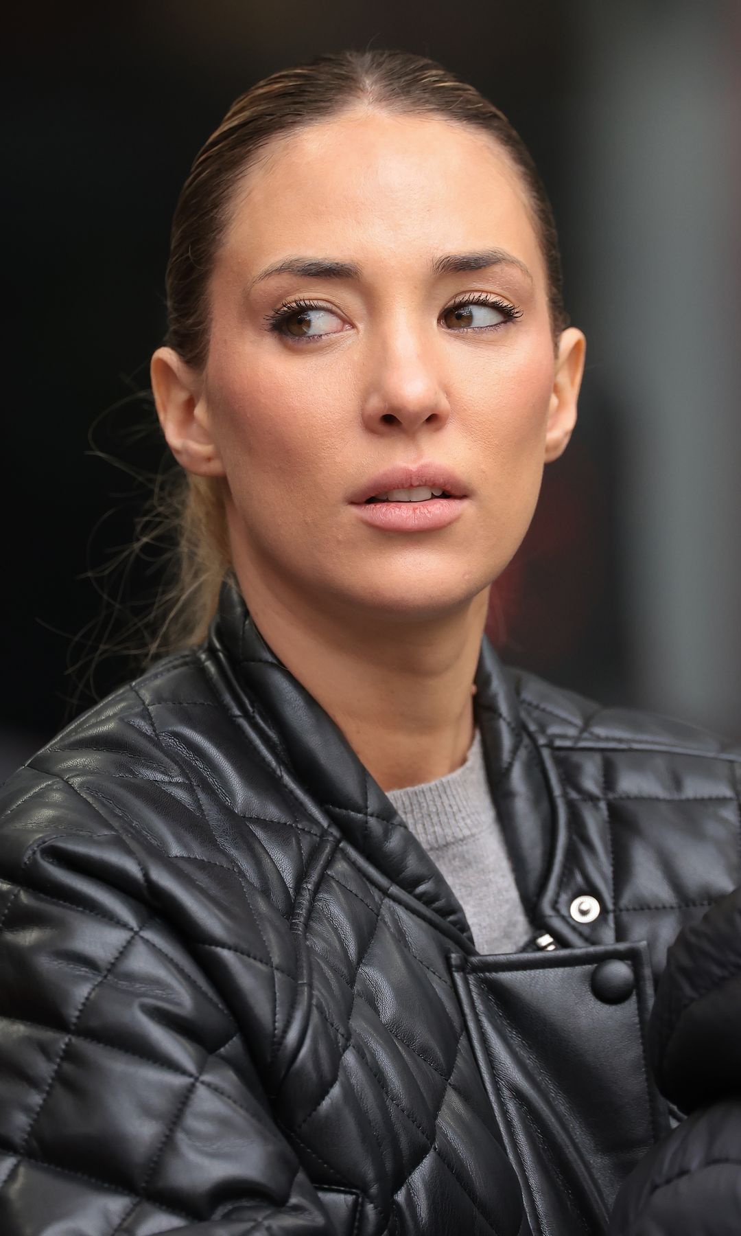 Alice Campello viendo un partido del AC Milan el 26 de enero de 2025