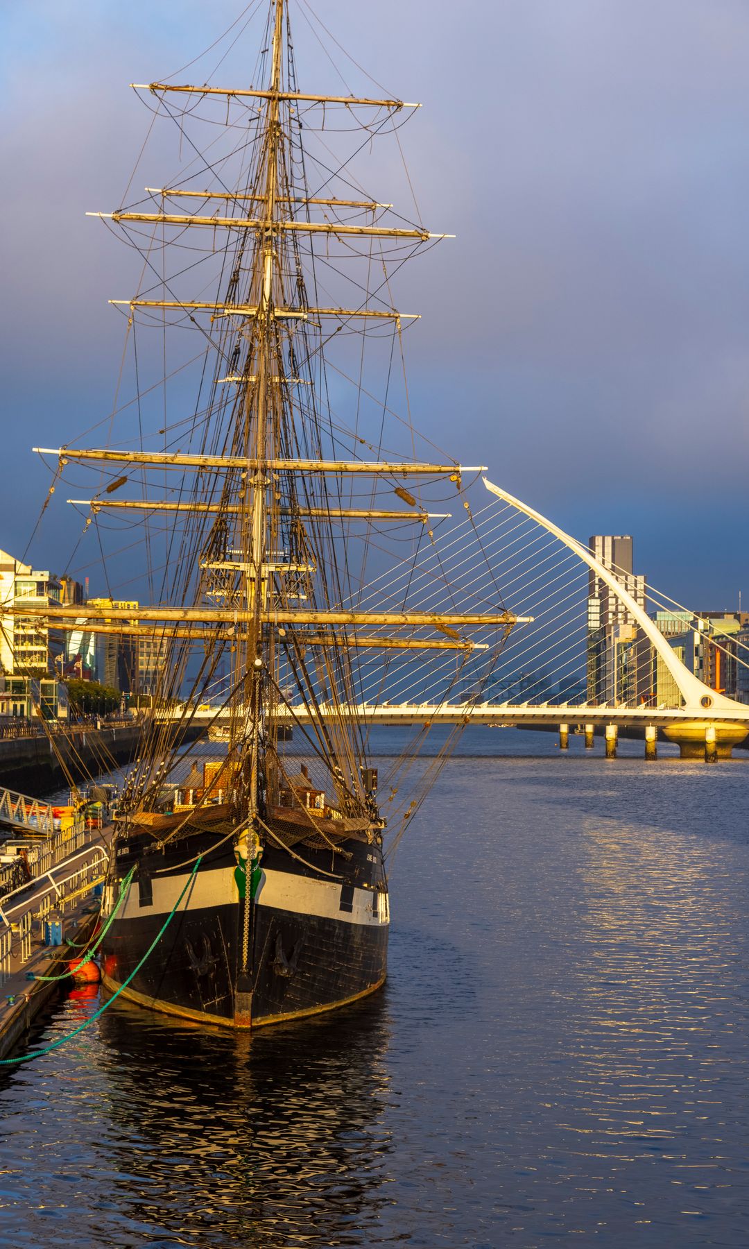 Jeanie Johnston Tall Ship, Irish Famine Story, Dublin Irlanda