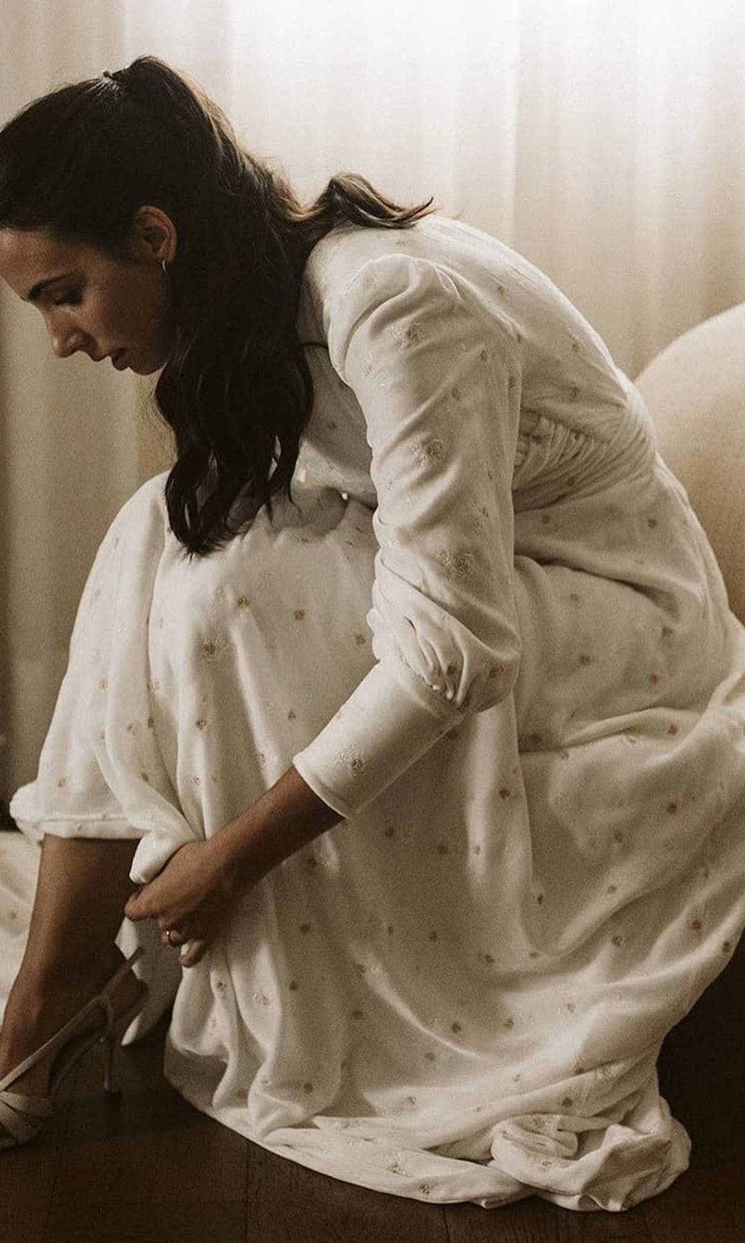 Vestido de novia de terciopelo de Santa Eugenia Atelier