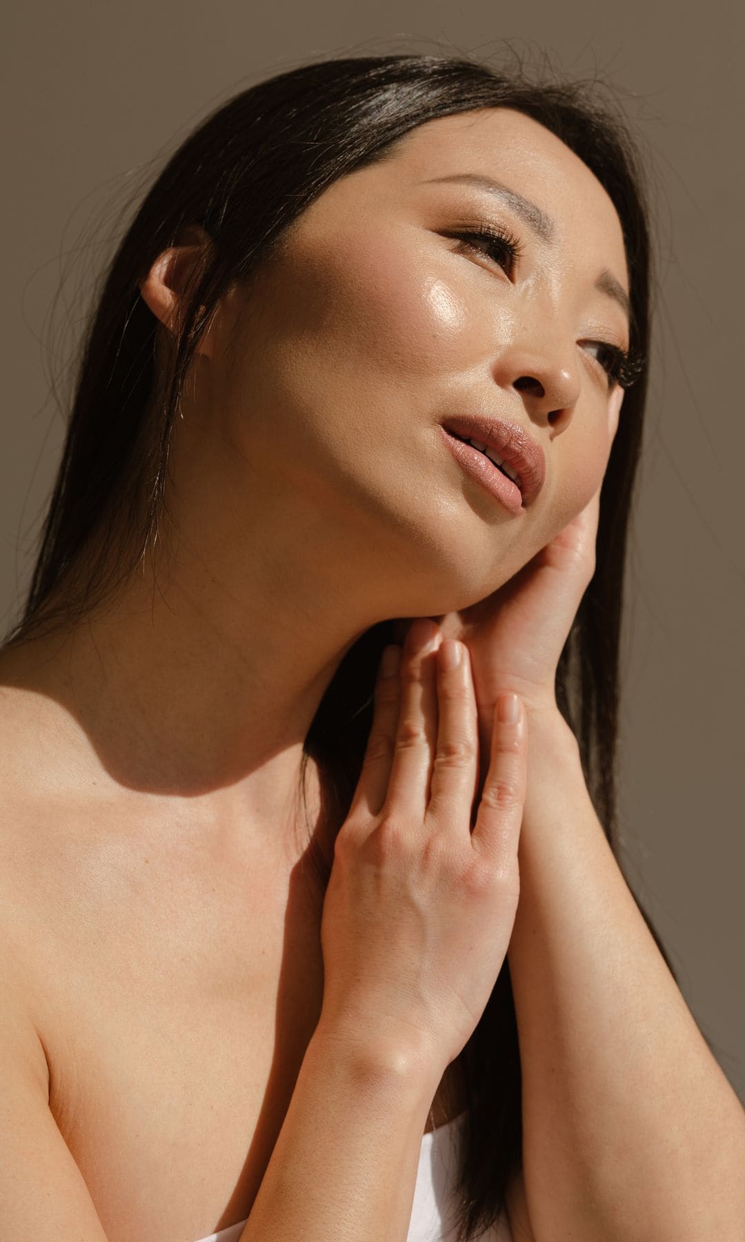 Mujer con piel hidratada