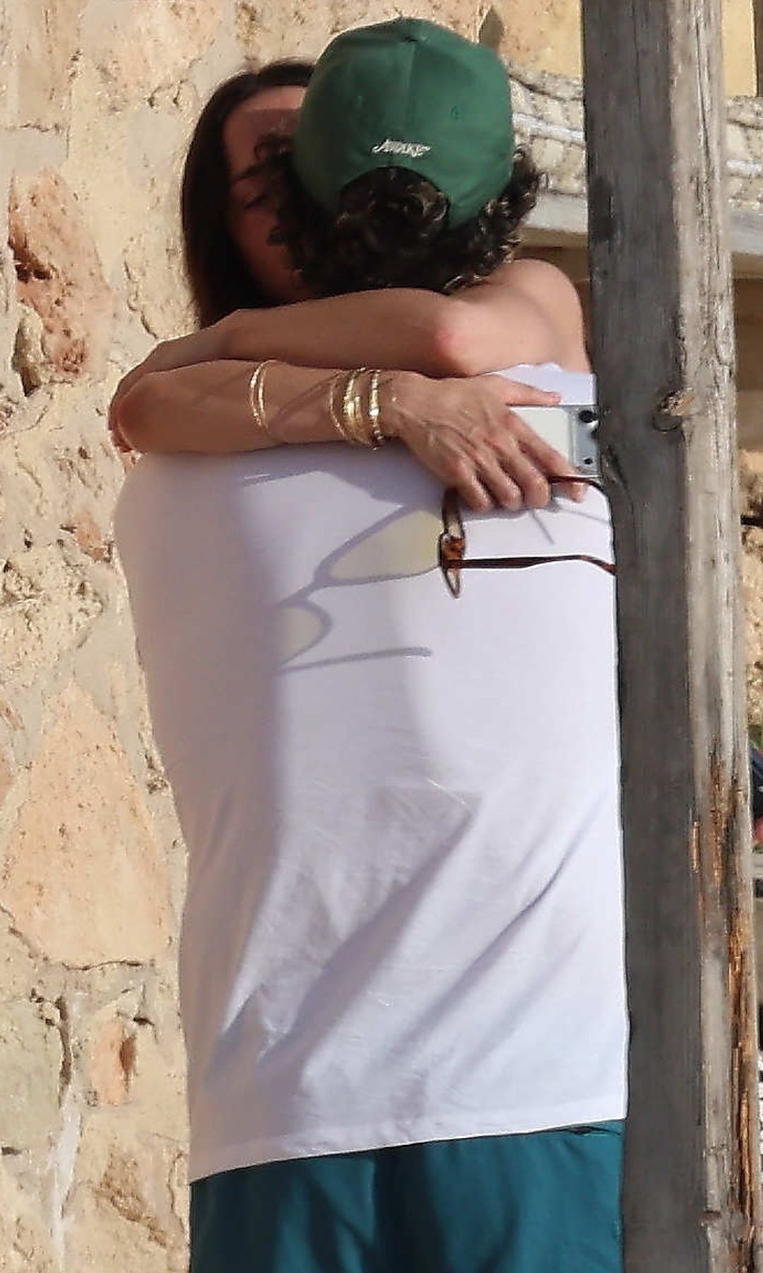 Ana de Armas y Beto: el beso que descubre la relación