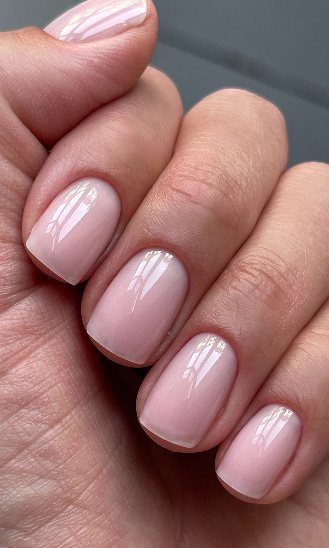 Manicura natural y cuidada