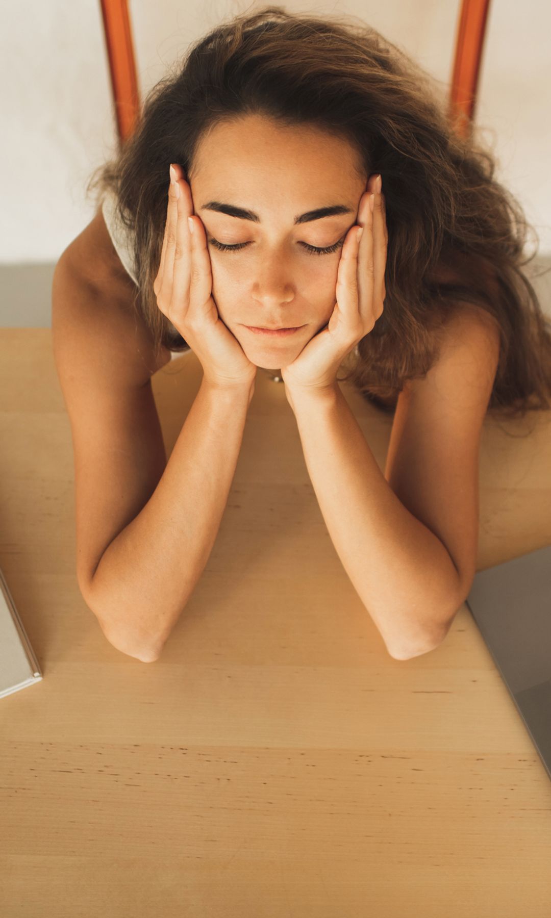 Mujer estresada en el trabajo