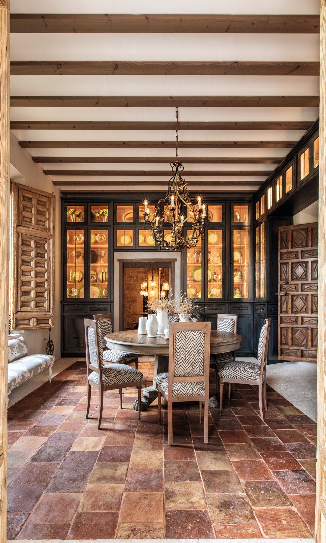 El comedor donde se conserva una vajilla que regaló la reina Victoria Eugenia