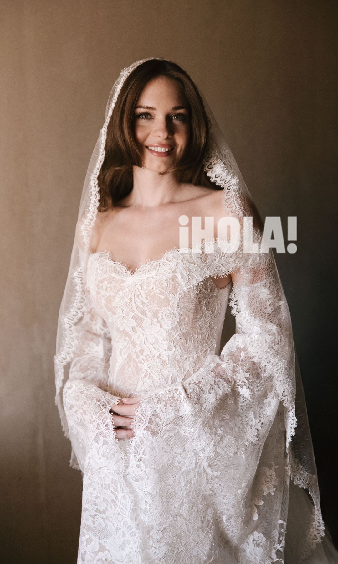 Stella Banderas vestida de novia