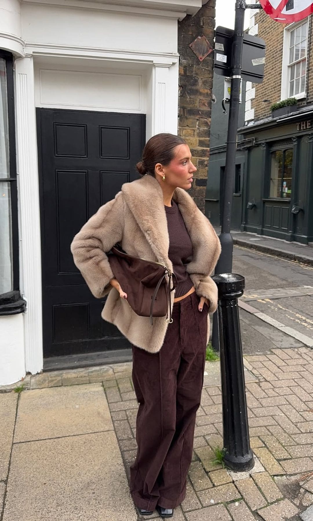 Cómo vestir pantalones de pana de lunes a domingo diciembre 2025