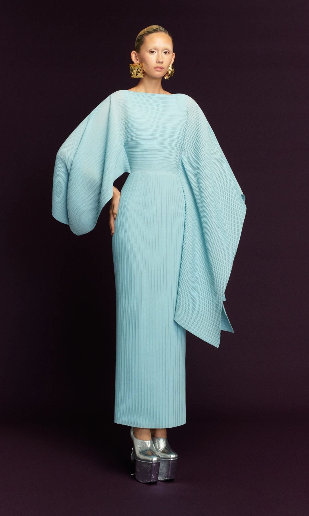 Vestido 'Adami' en azul ártico de Solace London