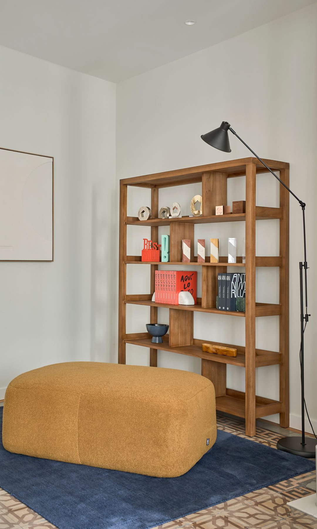 Lámpara de pie tipo foco