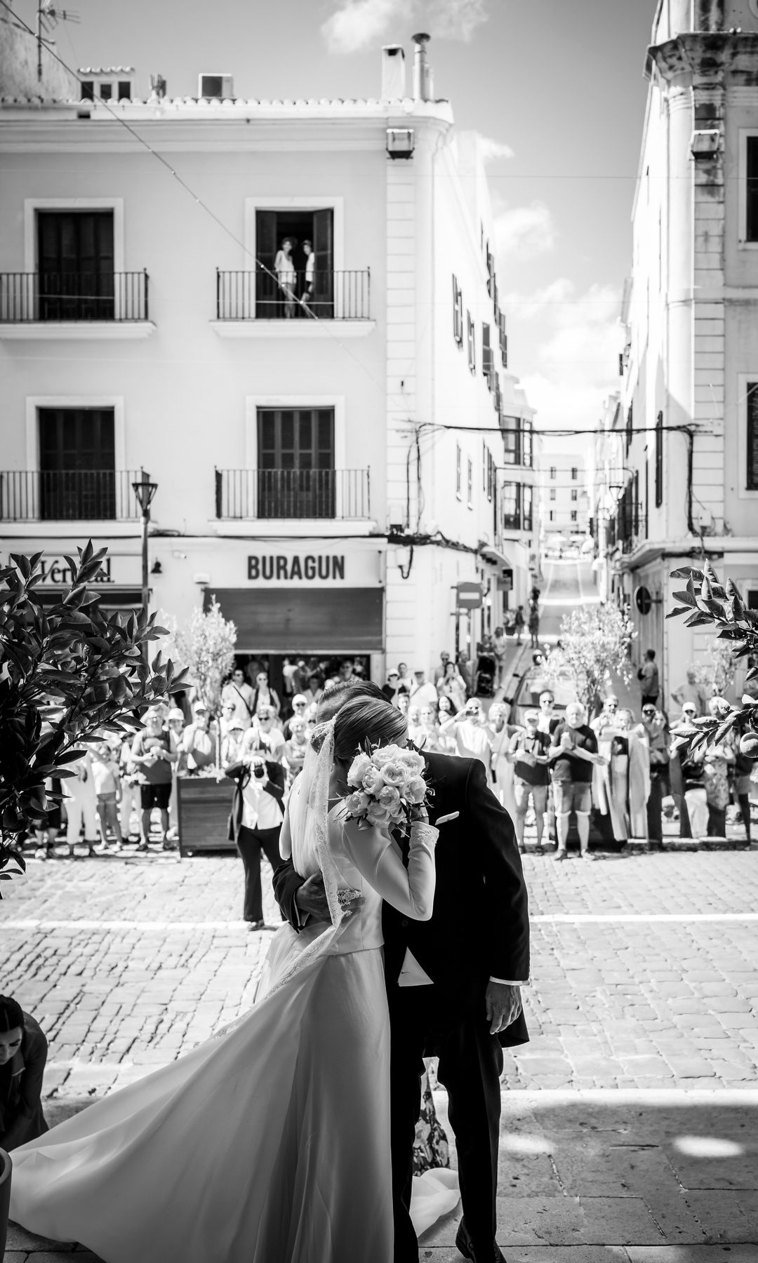 Entrada a la iglesia de la novia