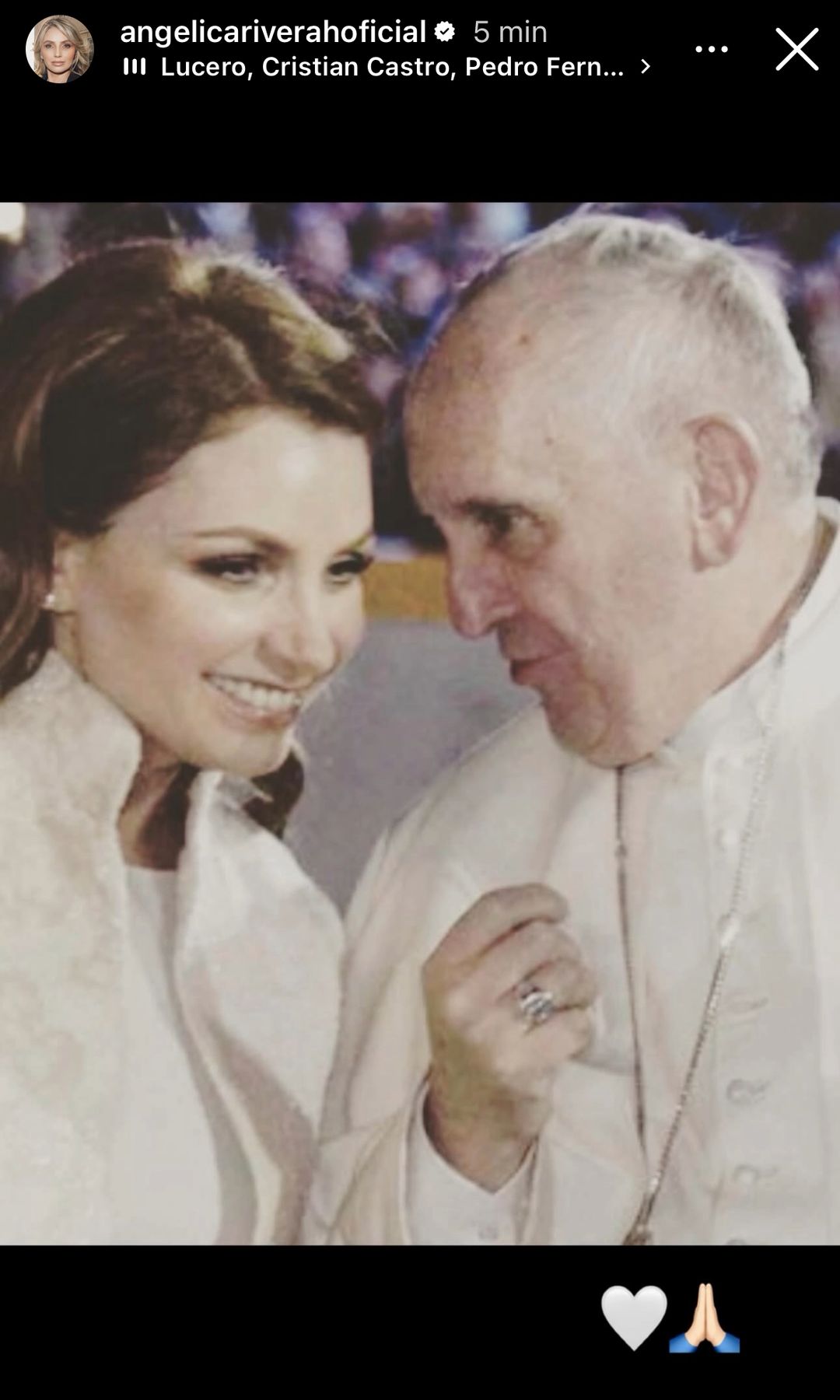 Angélica Rivera despide al Papa Francisco