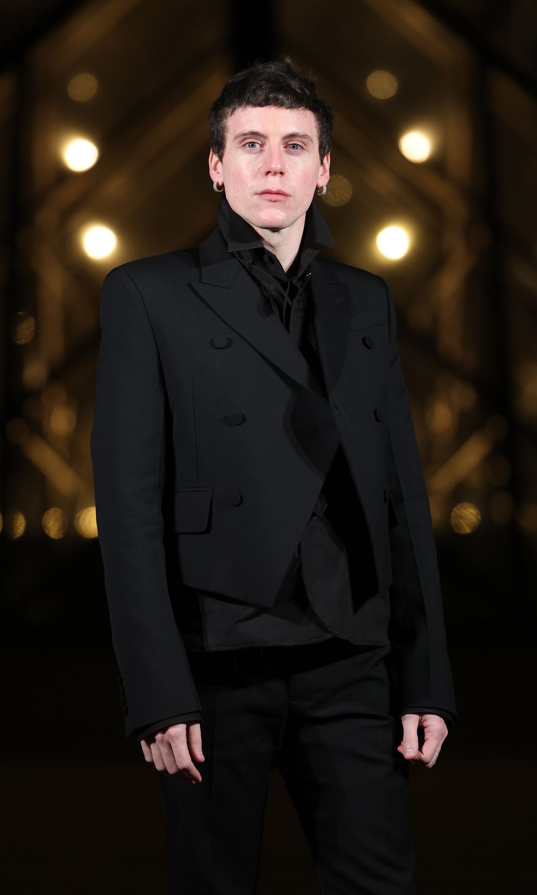 Alexander McQueen anuncia la salida de Seán McGirr tras tres años al frente de la firma