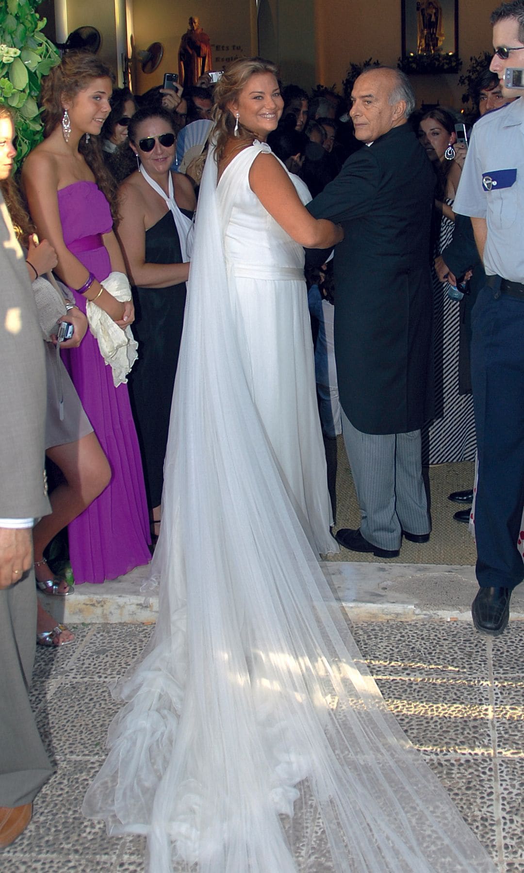 HOLA+ Bodas Carla y Caritina Goyanes