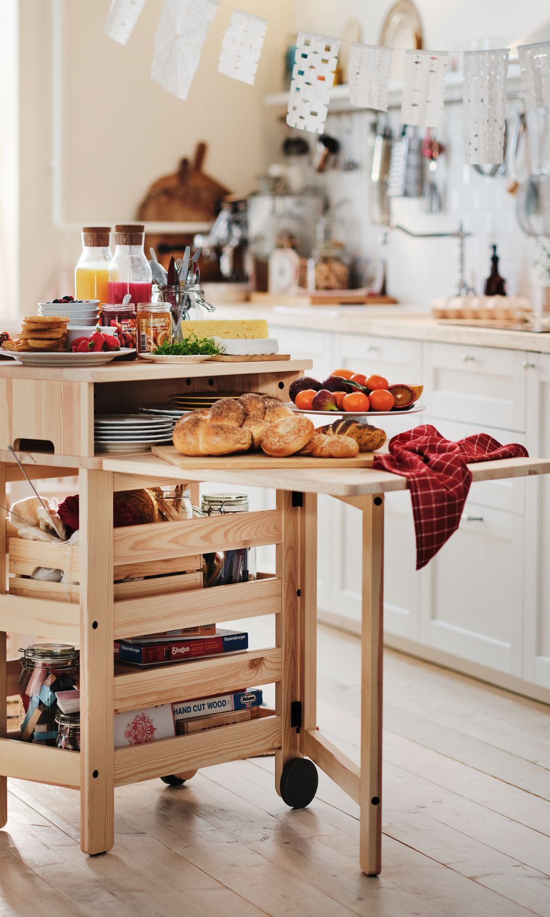 Carrito auxiliar en la cocina