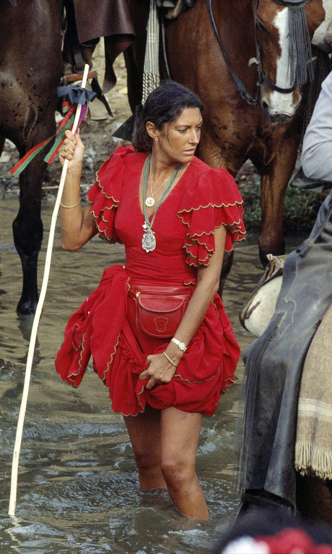 El vestido que Victoria Federica heredó de la infanta Elena, las míticas batas de Carmen Ordóñez y otros looks que marcaron la historia de El Rocío