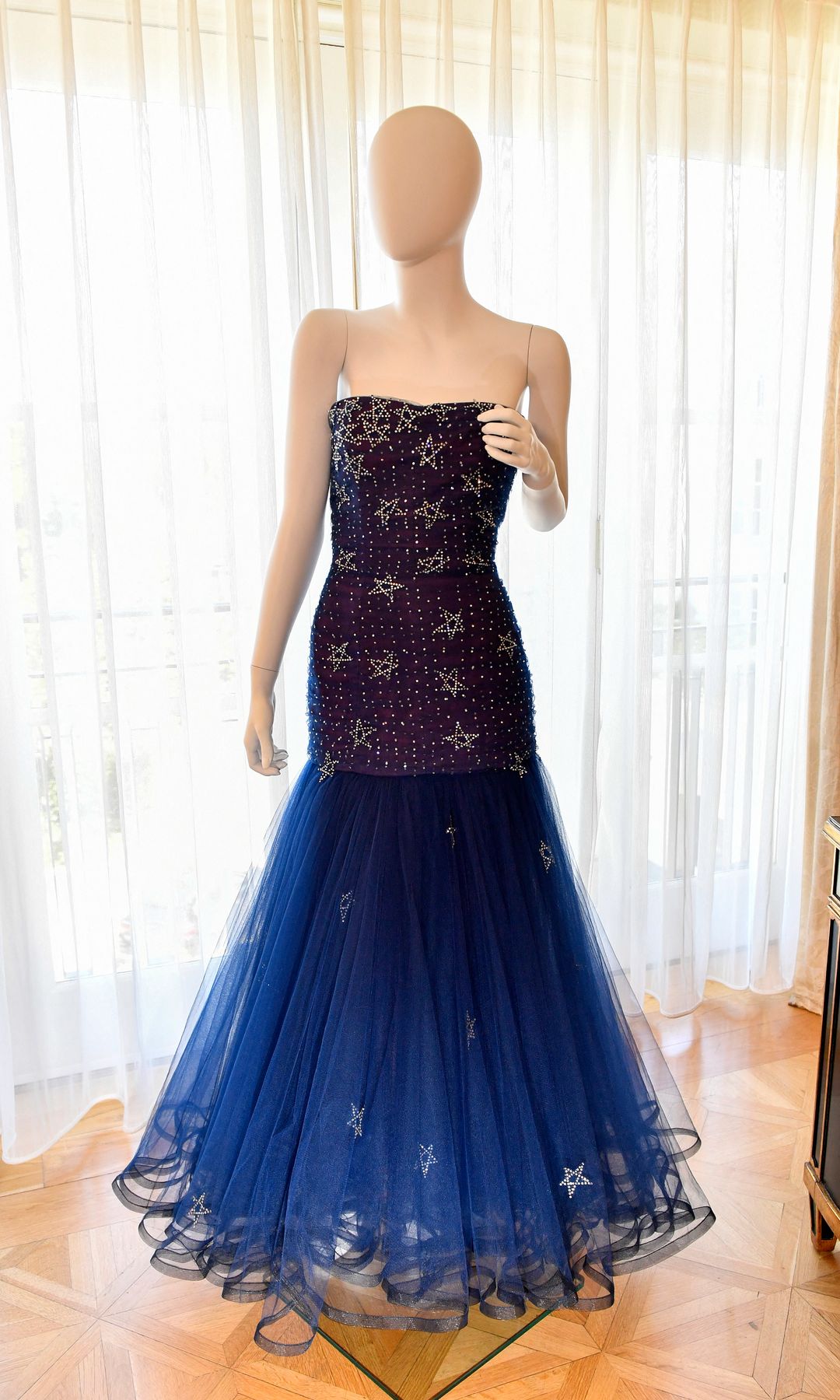 El vestido original, muchos años después, en una exhibición.