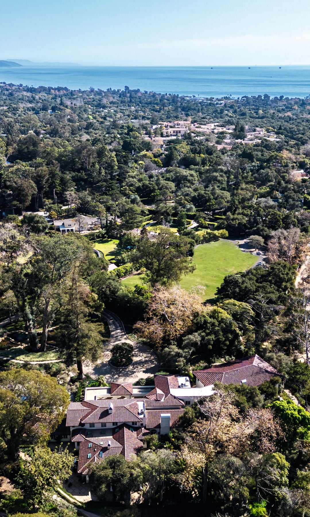 XORIN BALBES VECINO DEL PRÍNCIPE HARRY Y MEGHAN MARKLE, NOS RECIBE EN SU FANTÁSTICA MANSIÓN DE MONTECITO (CALIFORNIA)
