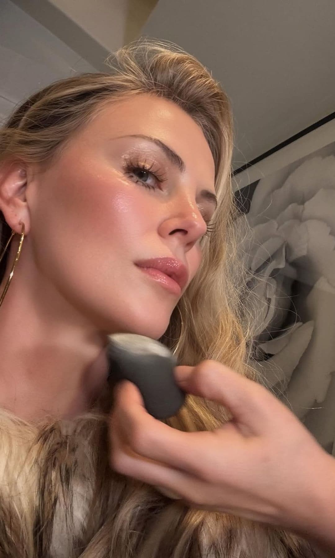 Charlize Theron más joven que nunca en sus últimos selfies