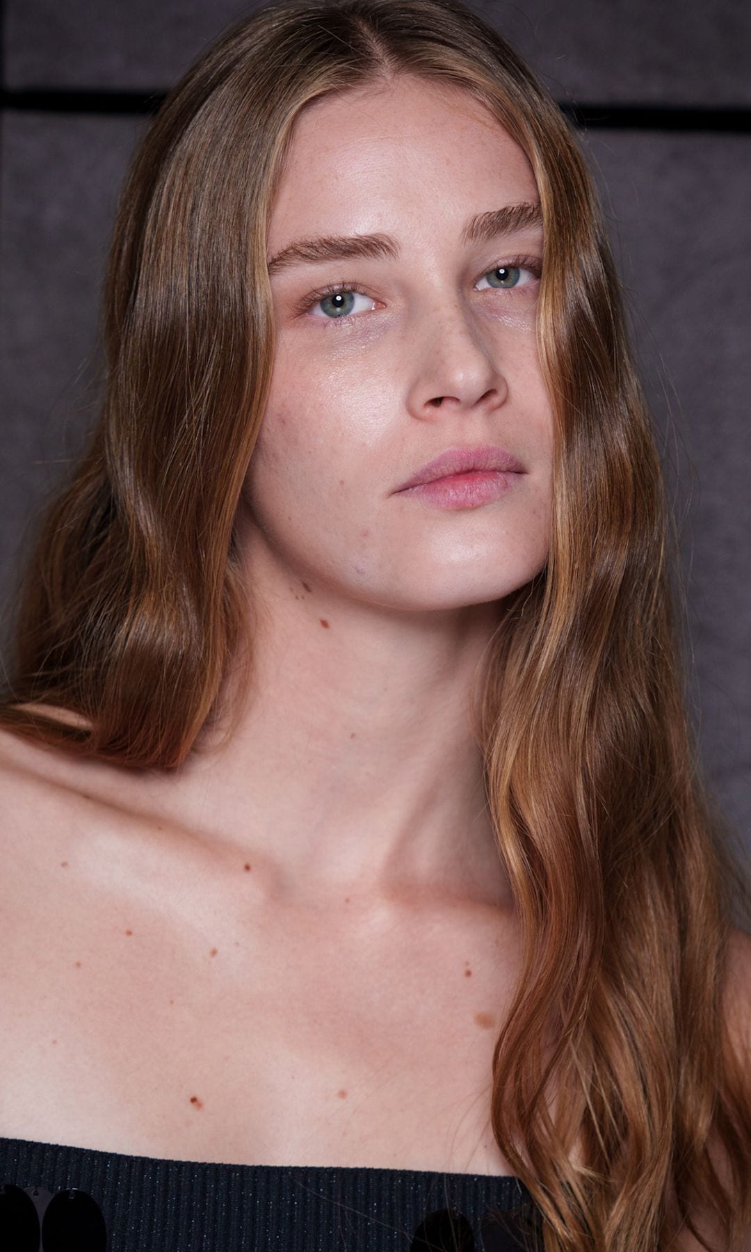 Primer plano modelo en el backstage 