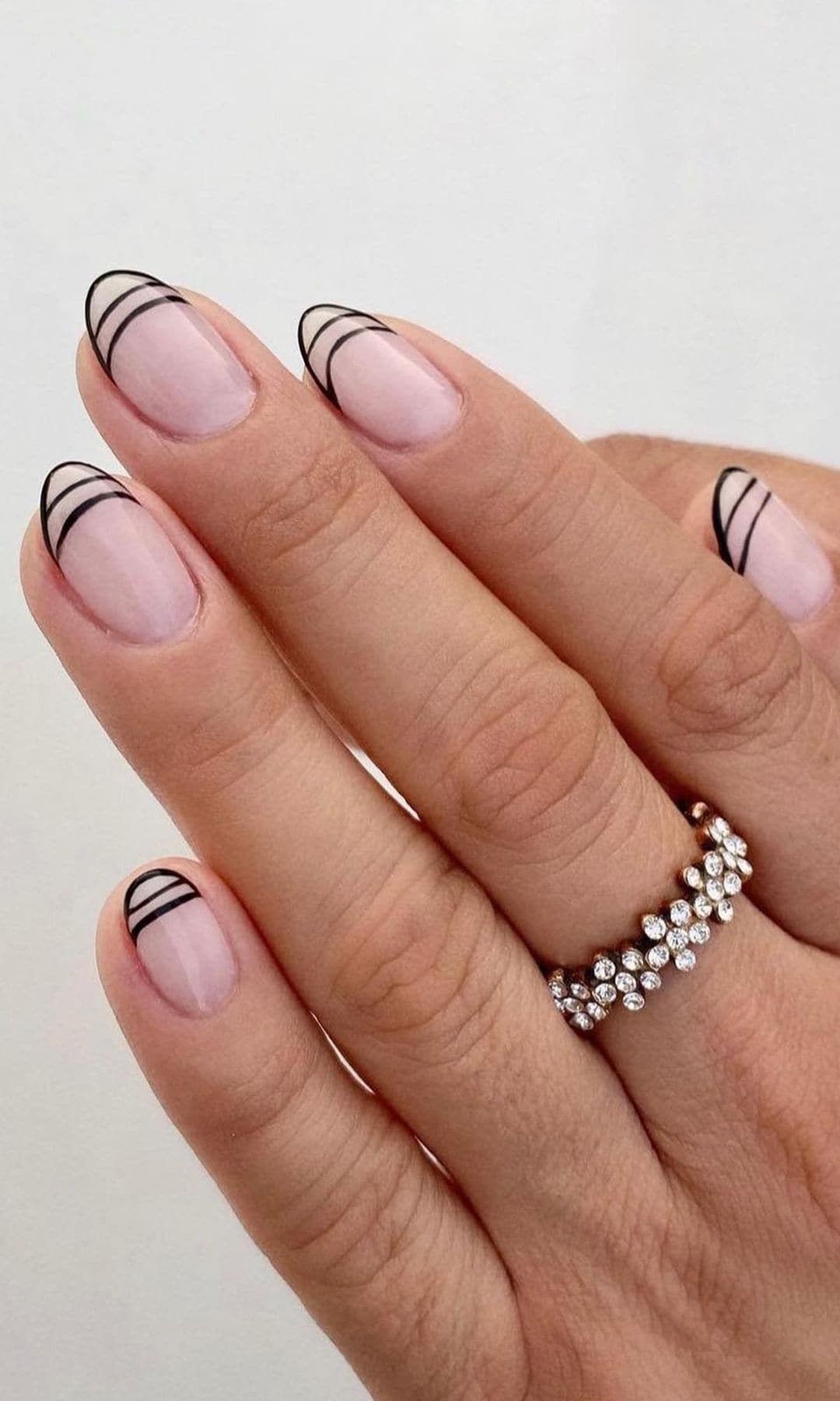 Manicura francesa triple