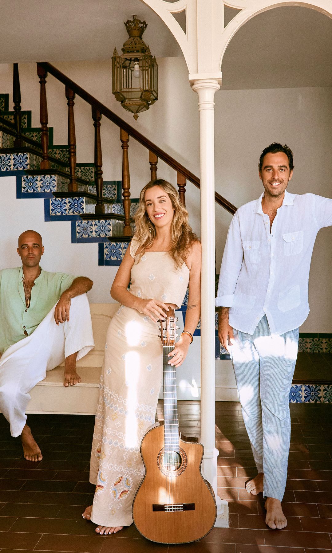 Los hermanos Soto en su casa familiar de Huelva