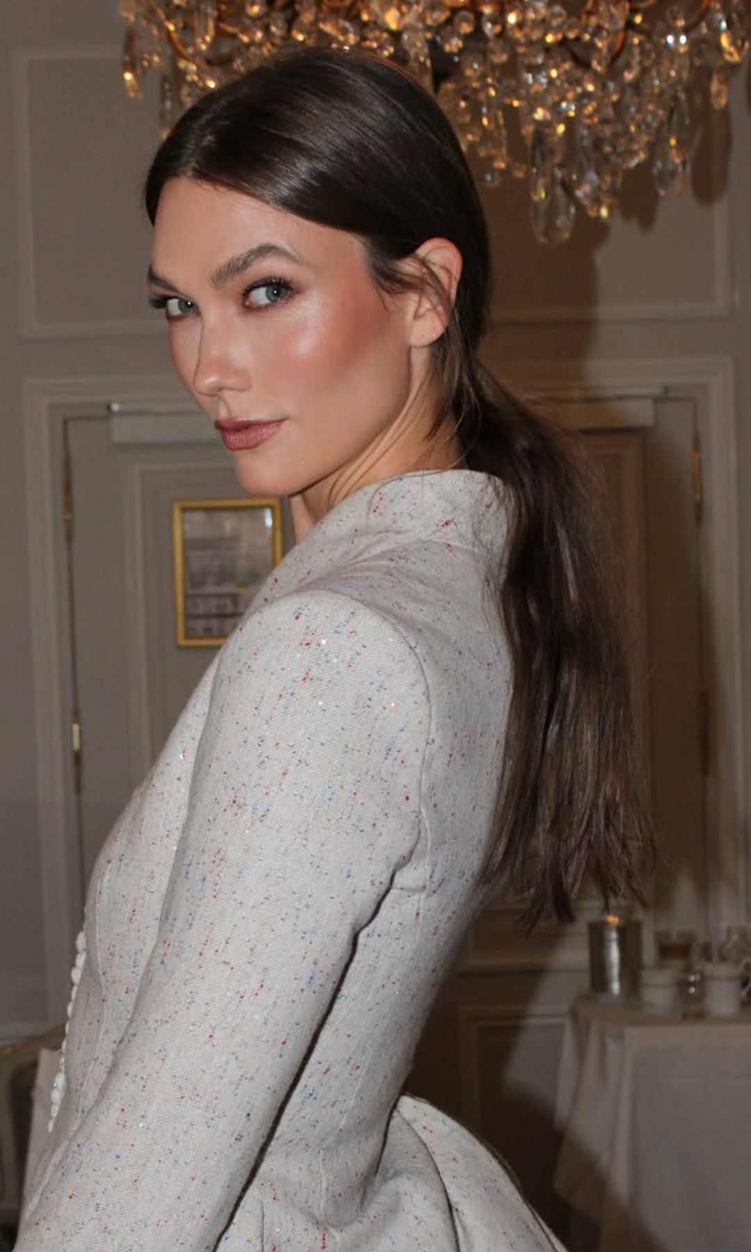 La coleta baja de Karlie Kloss