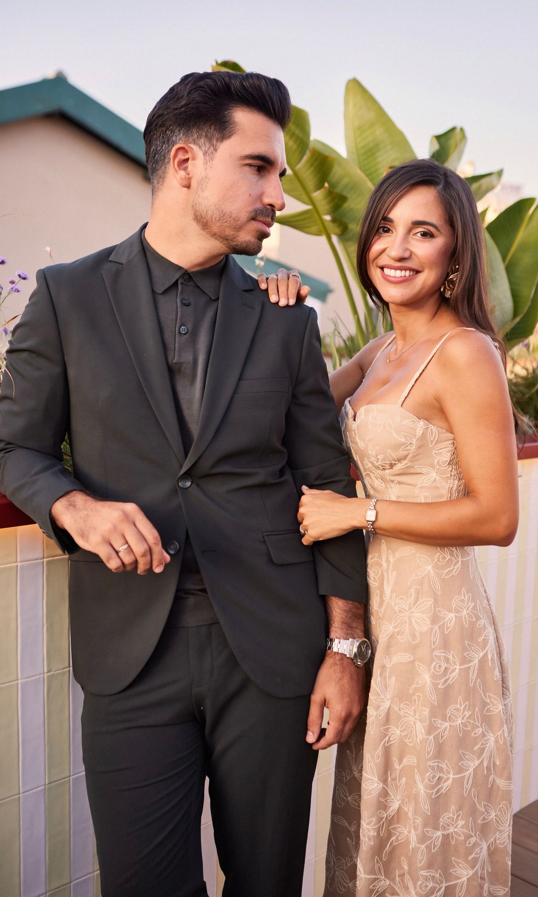 Un romántico retrato del escritor junto a su mujer