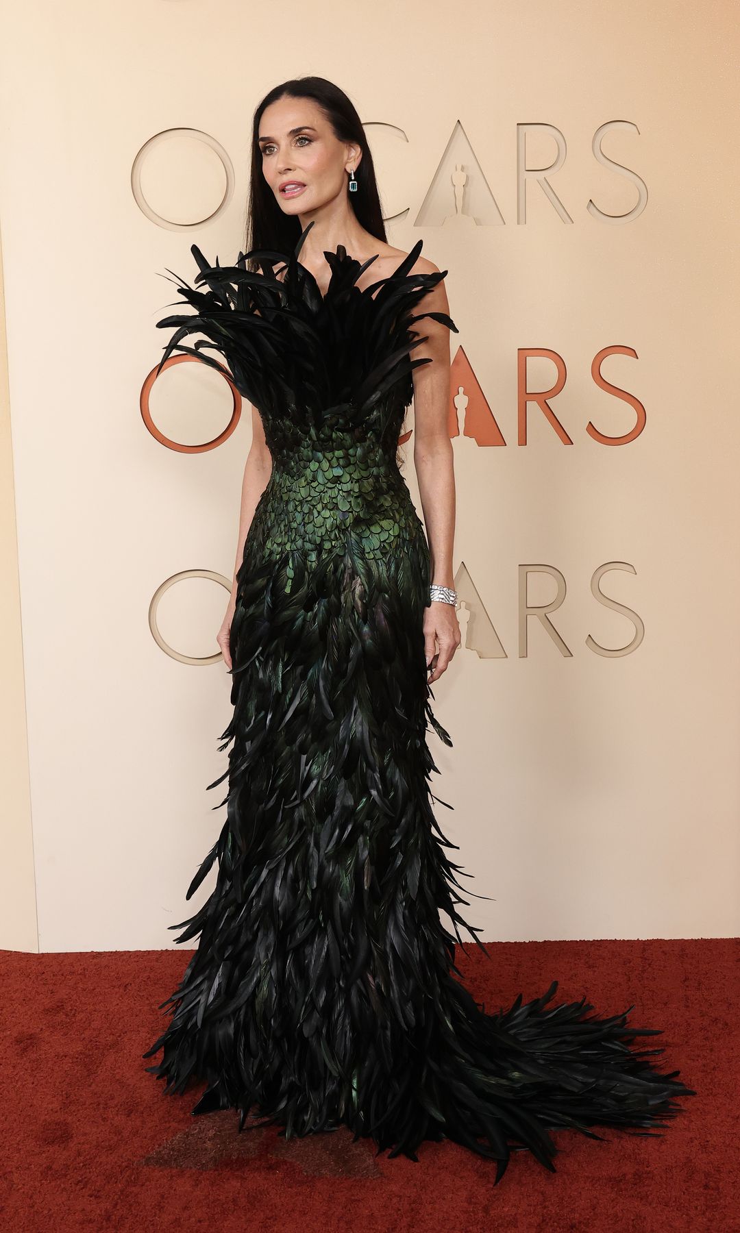 Demi Moore con diseño de Gucci en los Oscar 2026.